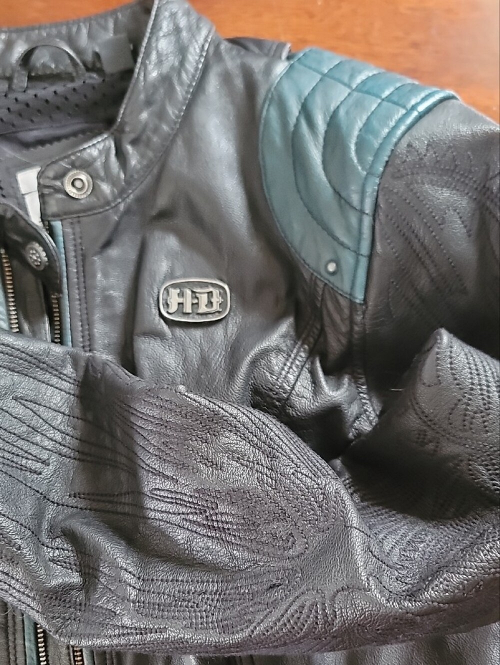 Harley-Davidson Black Leather Jacket with Teal Accents - Picture 4 of 12